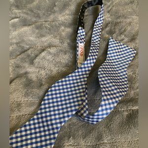 IZOD Bow Tie